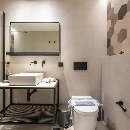 Brand New Ermou Veni Appartement